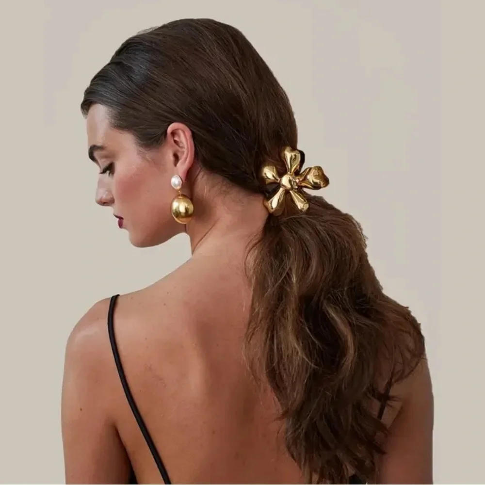 Luxe Large Gold Hair Clip Claw New ✨✨💕💕